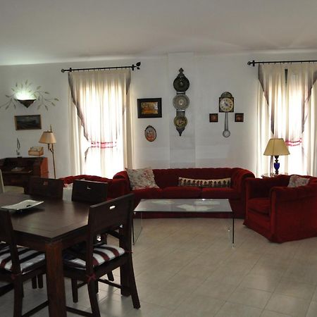 Apartamentos La Casa Pintada Caces Rum bild